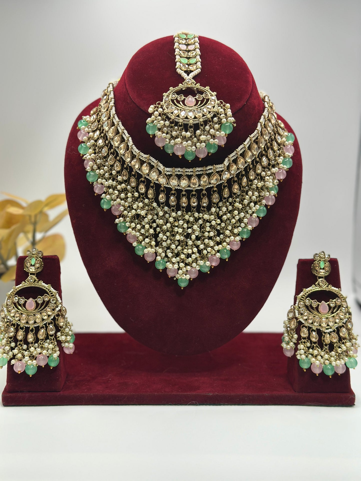 Meherbano Kundan Set