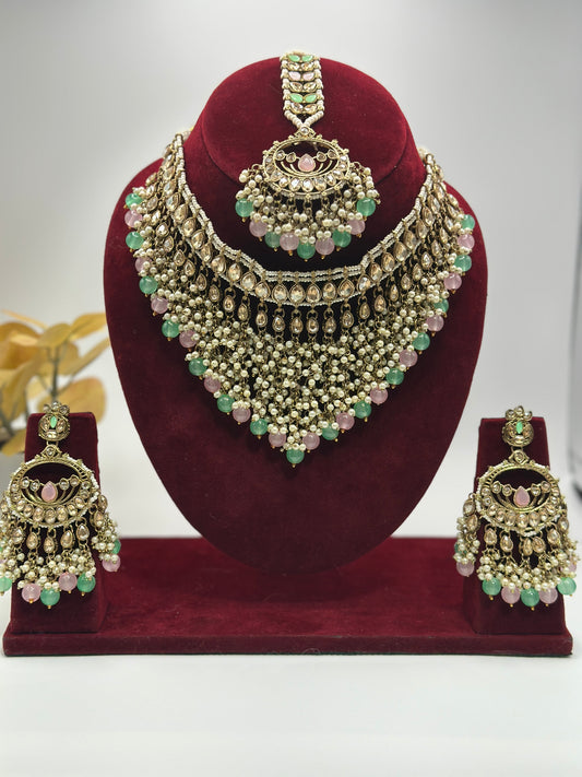 Meherbano Kundan Set