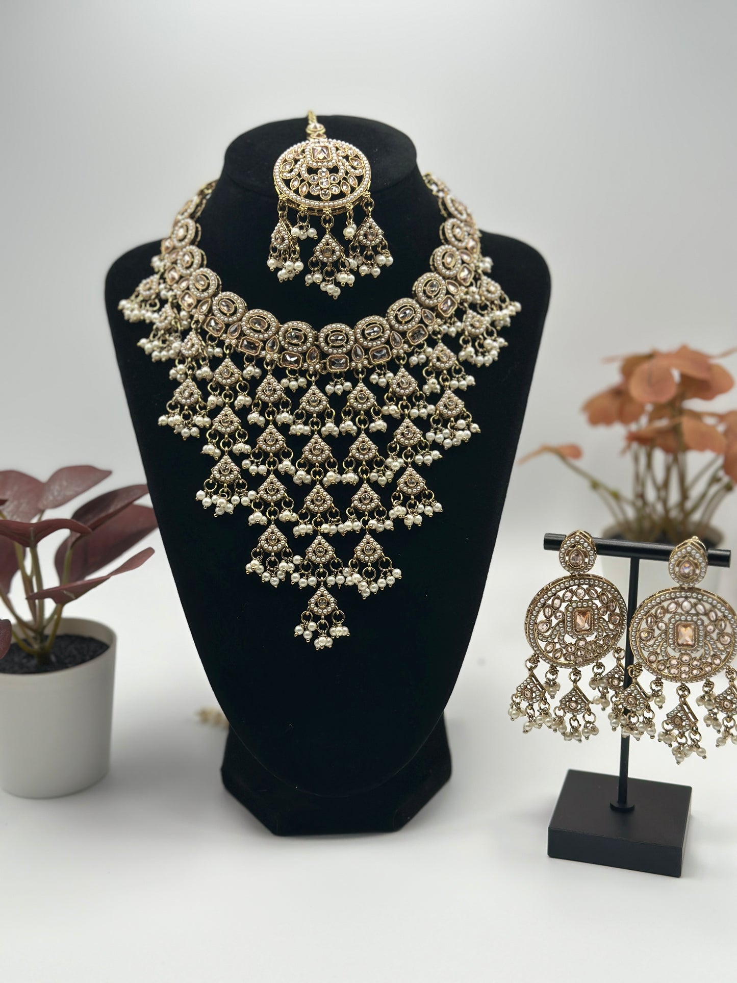 Zeenat-e-Shaan Bridal Set
